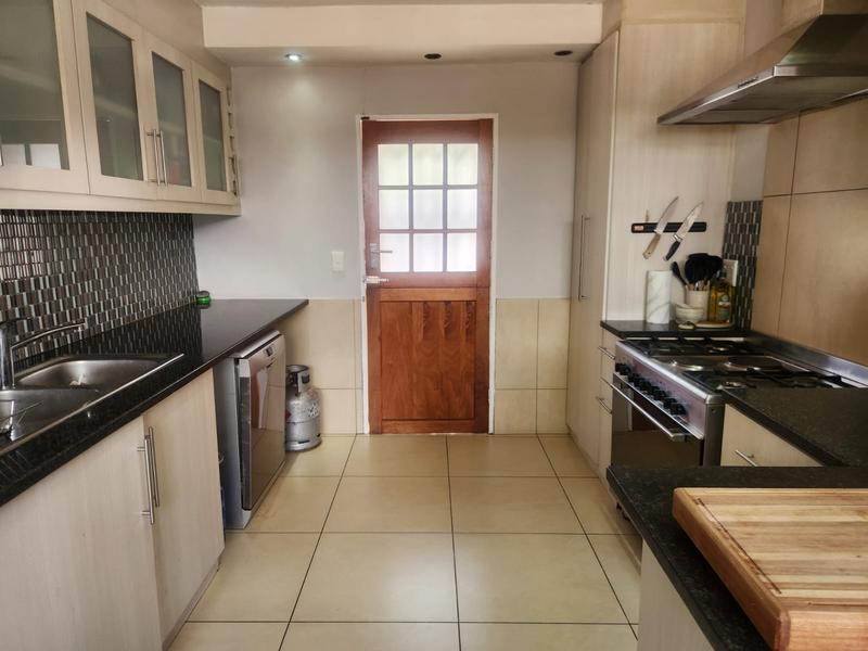 To Let 3 Bedroom Property for Rent in Blairgowrie Gauteng