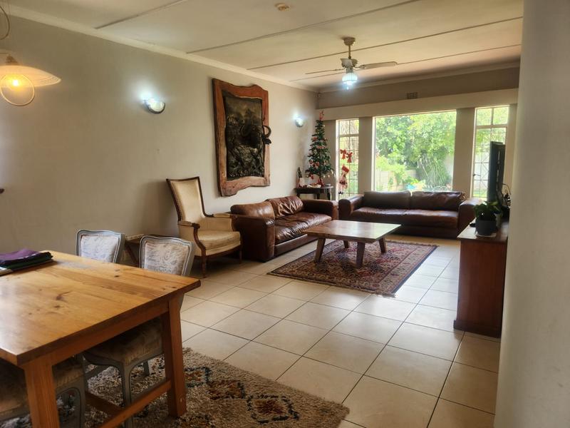 To Let 3 Bedroom Property for Rent in Blairgowrie Gauteng