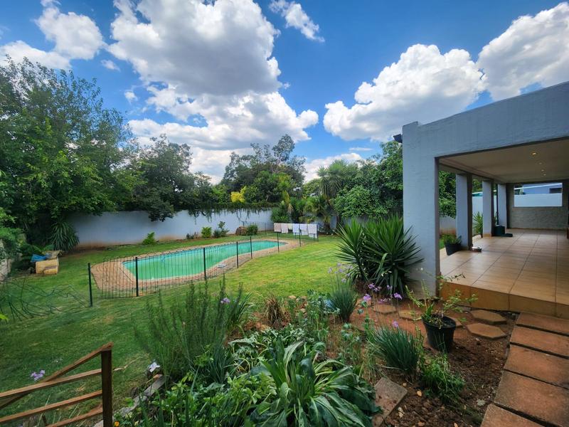 To Let 3 Bedroom Property for Rent in Blairgowrie Gauteng