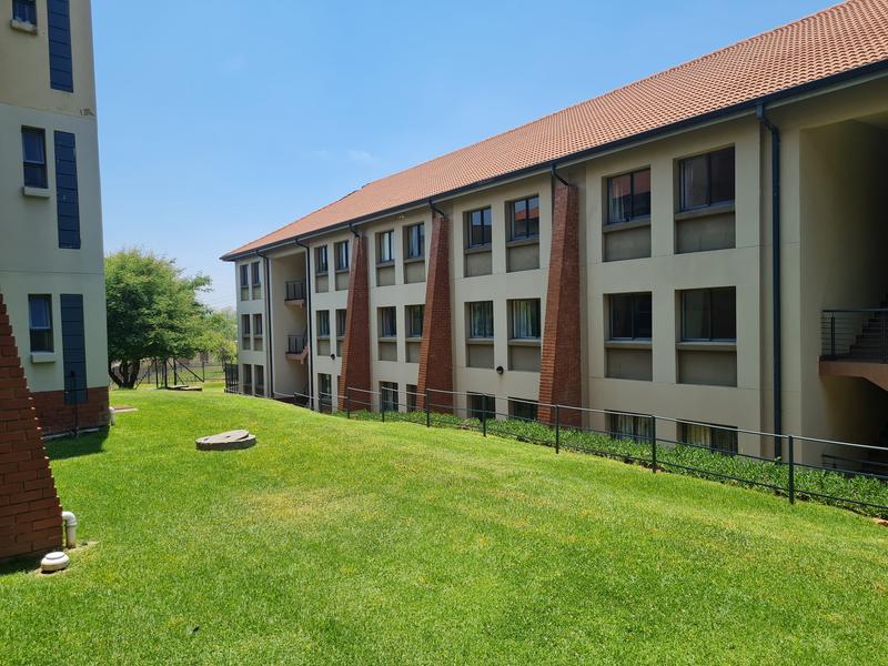 1 Bedroom Property for Sale in Ruimsig Gauteng