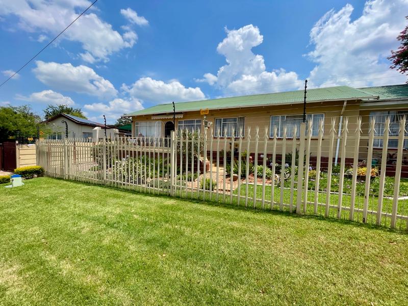 4 Bedroom Property for Sale in Quellerie Park Gauteng