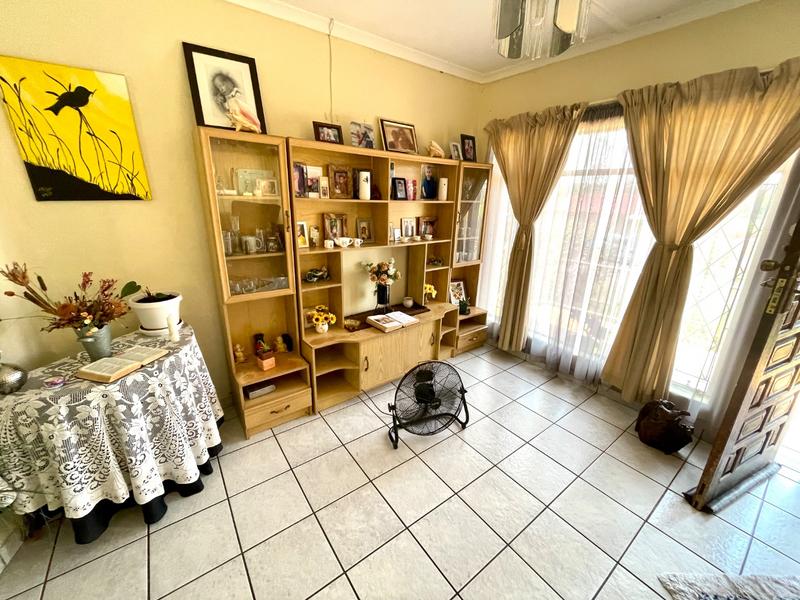 4 Bedroom Property for Sale in Quellerie Park Gauteng