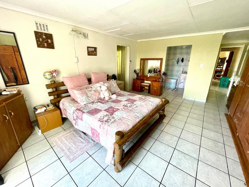 4 Bedroom Property for Sale in Quellerie Park Gauteng