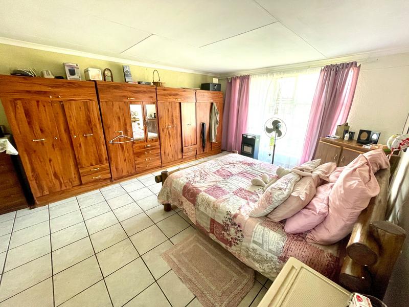 4 Bedroom Property for Sale in Quellerie Park Gauteng