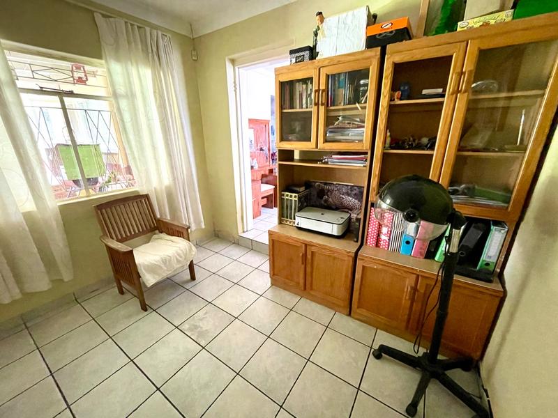4 Bedroom Property for Sale in Quellerie Park Gauteng