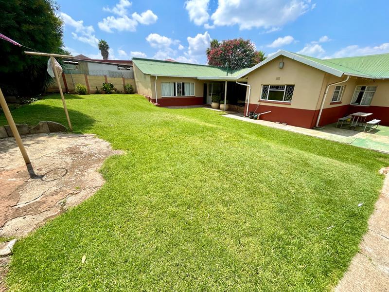 4 Bedroom Property for Sale in Quellerie Park Gauteng