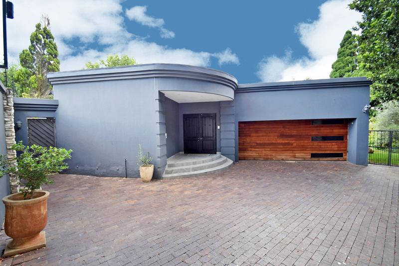 To Let 4 Bedroom Property for Rent in Sandown Gauteng