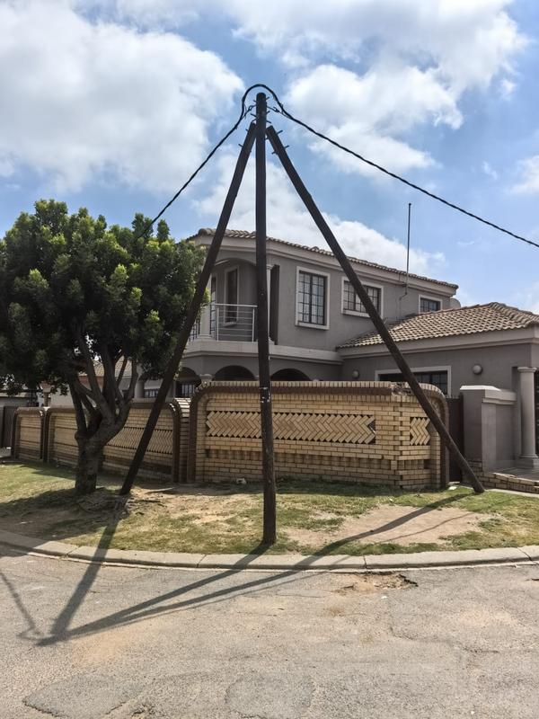 4 Bedroom Property for Sale in Ebony Park Gauteng