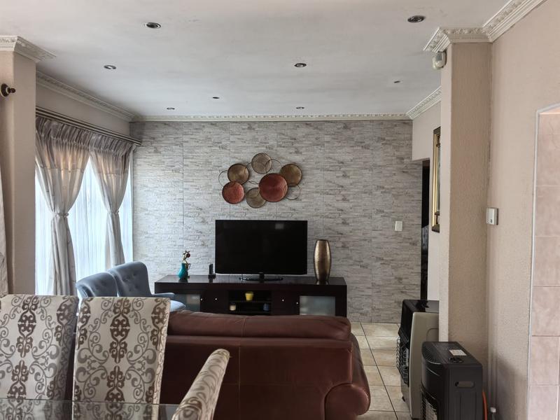 4 Bedroom Property for Sale in Ebony Park Gauteng