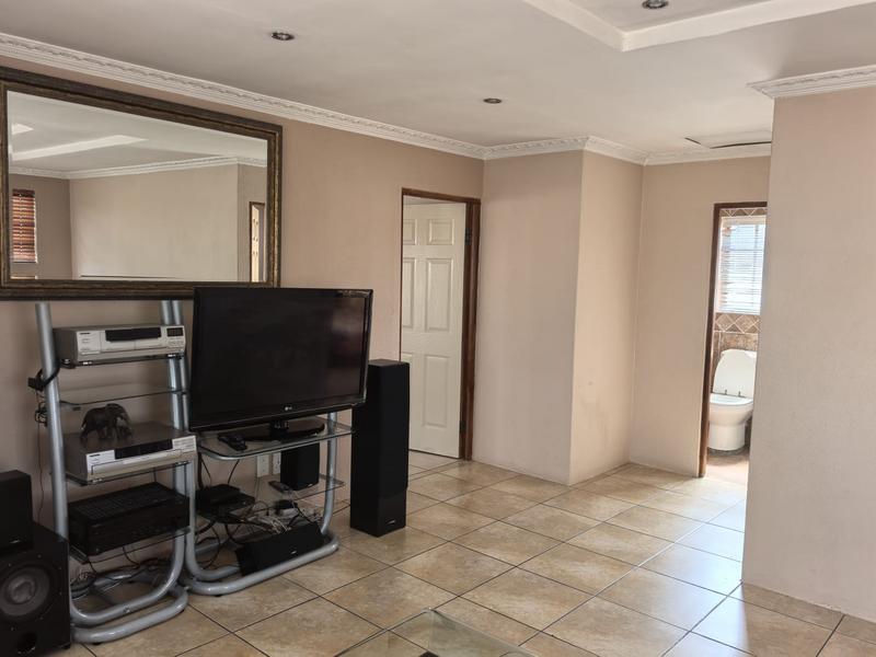 4 Bedroom Property for Sale in Ebony Park Gauteng