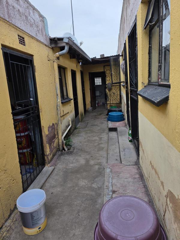 7 Bedroom Property for Sale in Tembisa Gauteng