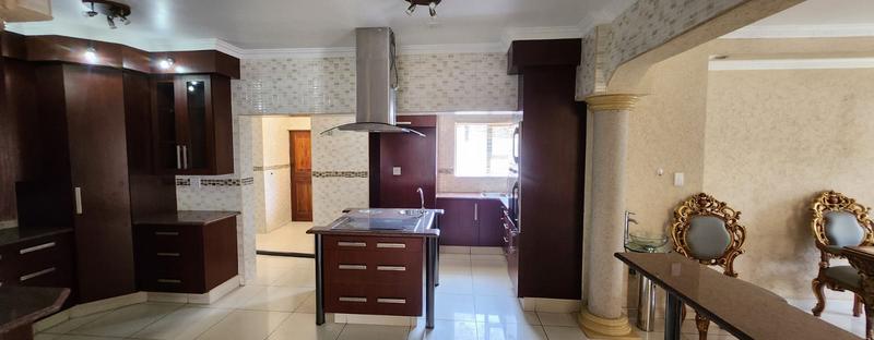 5 Bedroom Property for Sale in Helderwyk Gauteng