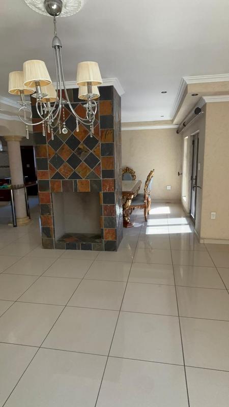 5 Bedroom Property for Sale in Helderwyk Gauteng