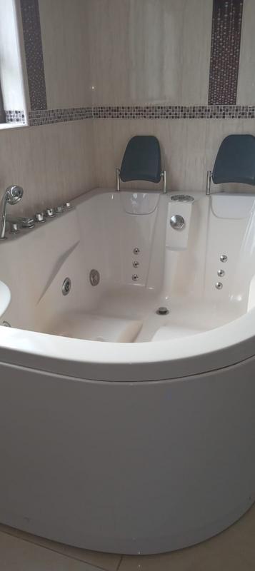 5 Bedroom Property for Sale in Helderwyk Gauteng