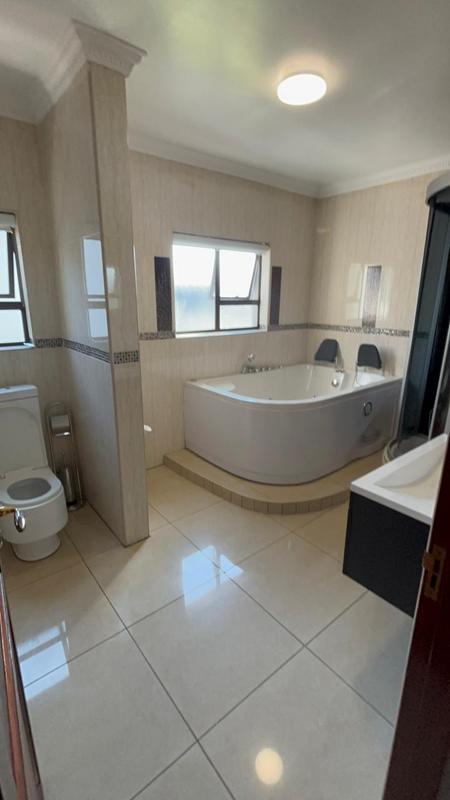 5 Bedroom Property for Sale in Helderwyk Gauteng