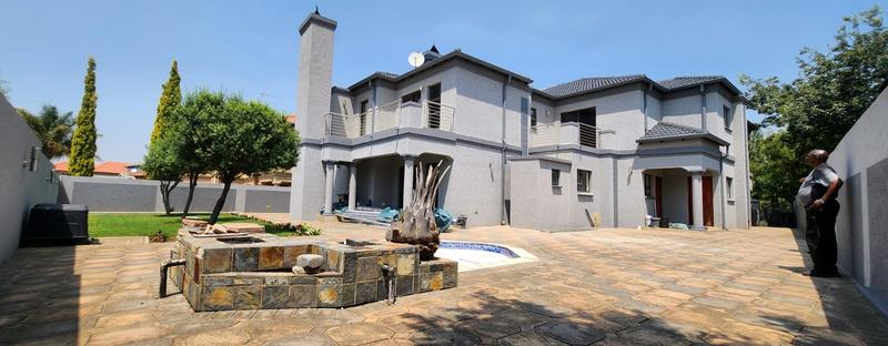 5 Bedroom Property for Sale in Helderwyk Gauteng