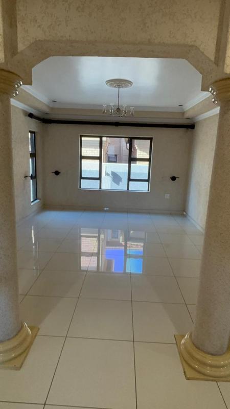 5 Bedroom Property for Sale in Helderwyk Gauteng