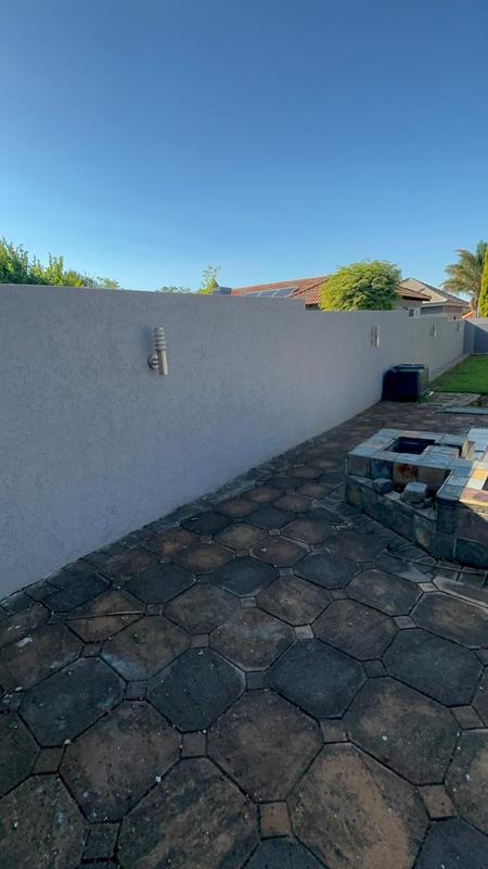 5 Bedroom Property for Sale in Helderwyk Gauteng