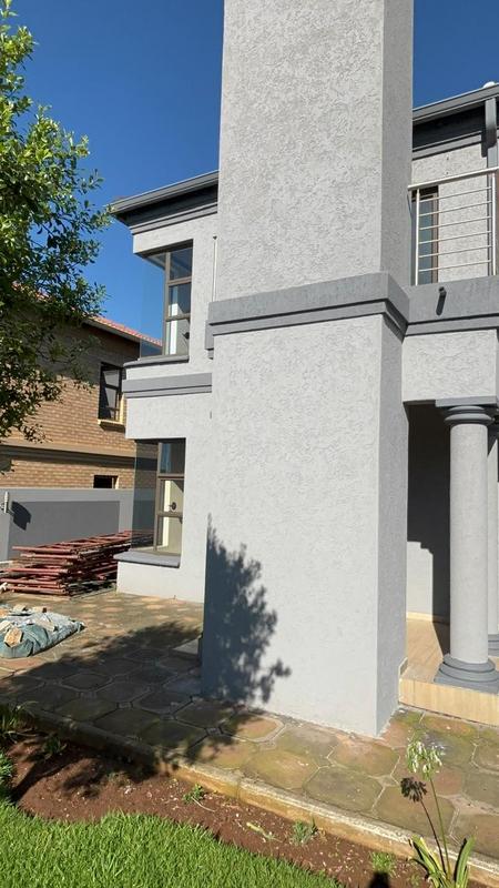 5 Bedroom Property for Sale in Helderwyk Gauteng