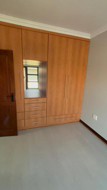 5 Bedroom Property for Sale in Helderwyk Gauteng