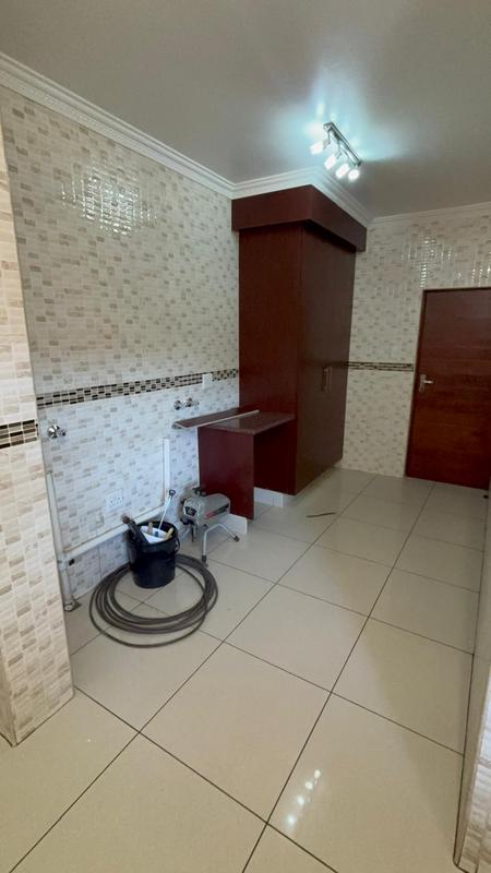 5 Bedroom Property for Sale in Helderwyk Gauteng