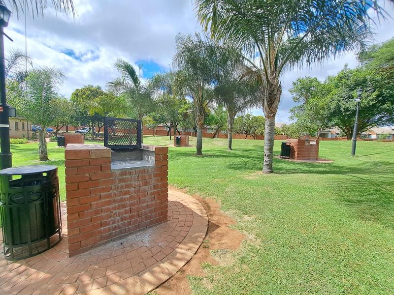 2 Bedroom Property for Sale in Mooikloof Ridge Gauteng