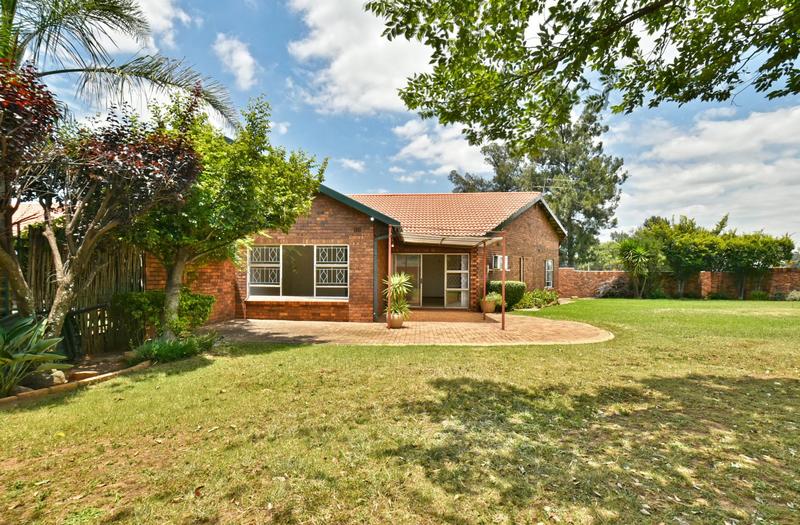 2 Bedroom Property for Sale in Brackendowns Gauteng