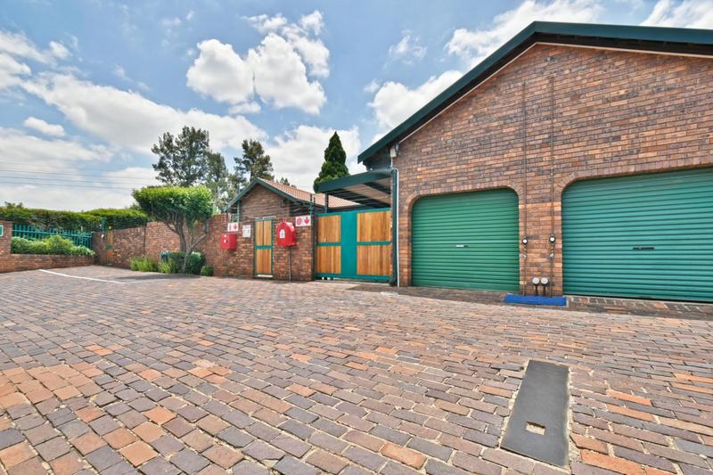 2 Bedroom Property for Sale in Brackendowns Gauteng