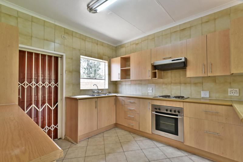 2 Bedroom Property for Sale in Brackendowns Gauteng