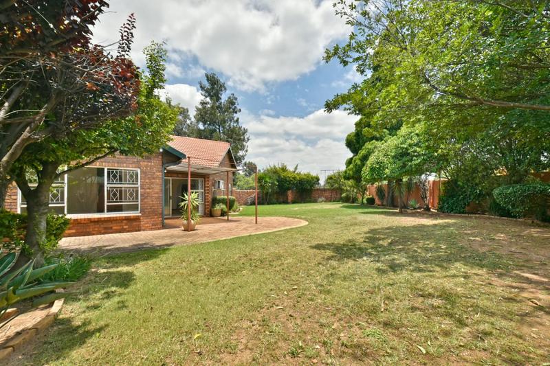 2 Bedroom Property for Sale in Brackendowns Gauteng