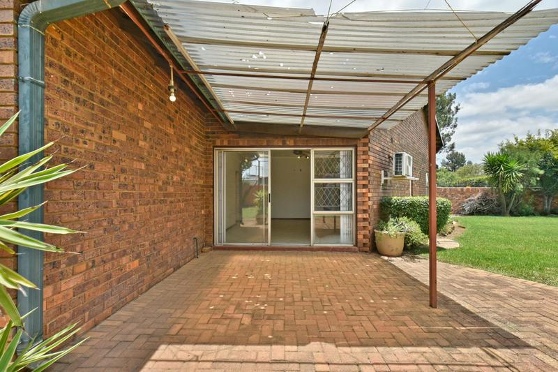 2 Bedroom Property for Sale in Brackendowns Gauteng