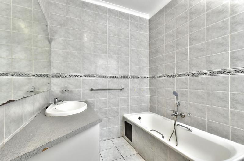 2 Bedroom Property for Sale in Brackendowns Gauteng