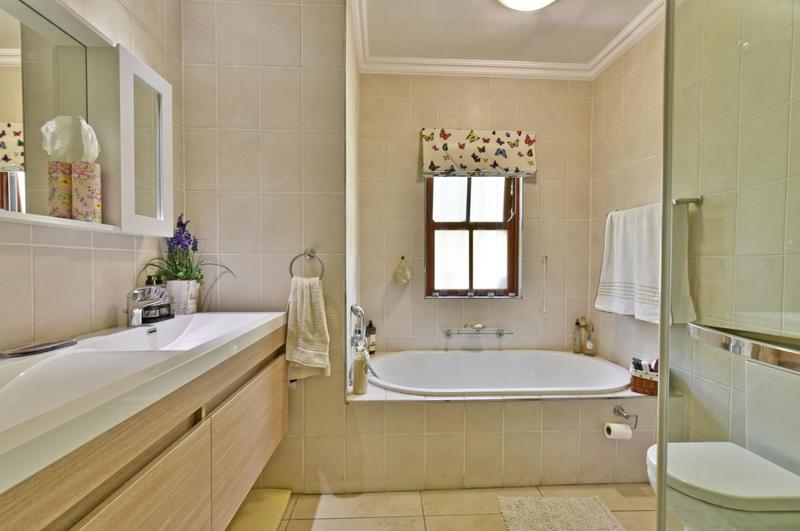 5 Bedroom Property for Sale in Boskruin Gauteng