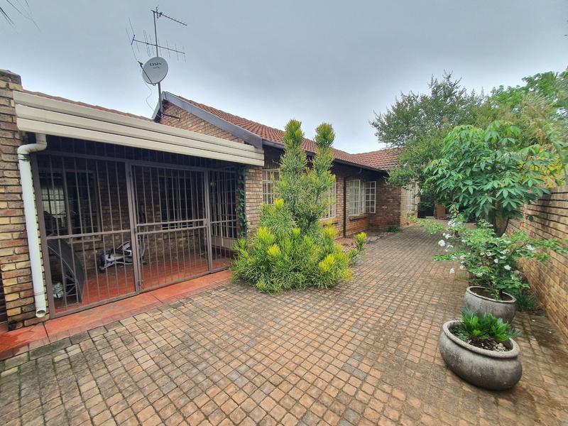 3 Bedroom Property for Sale in Sinoville Gauteng