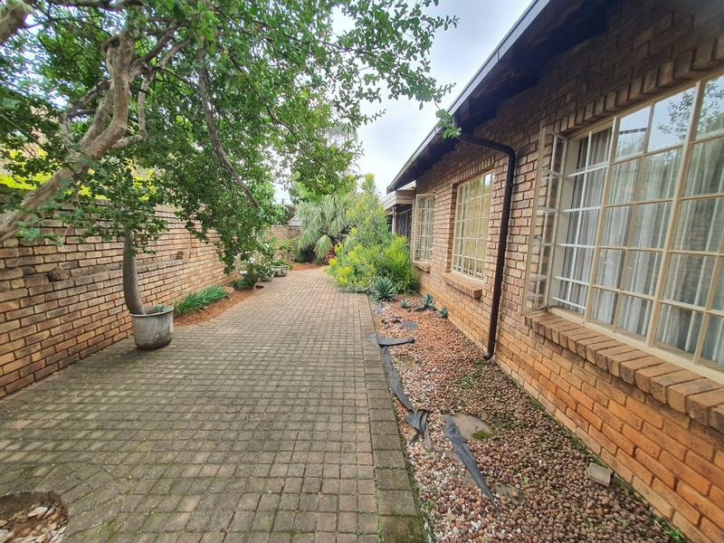 3 Bedroom Property for Sale in Sinoville Gauteng