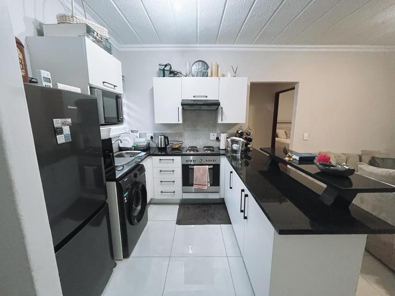 1 Bedroom Property for Sale in Douglasdale Gauteng