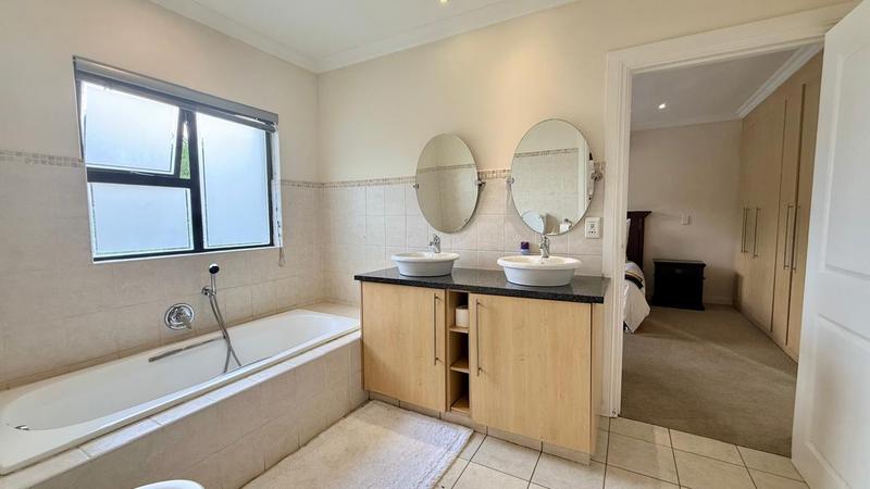 To Let 4 Bedroom Property for Rent in Maroeladal Gauteng