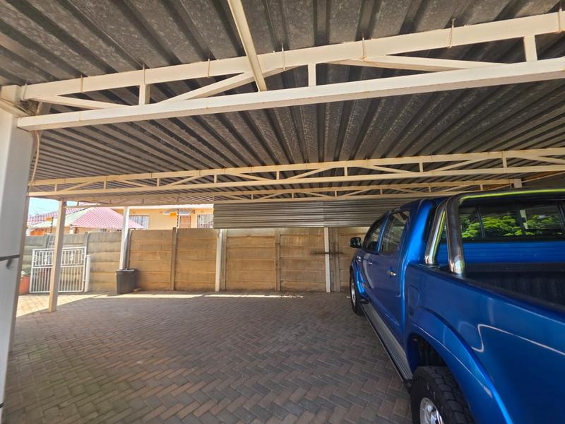 To Let 2 Bedroom Property for Rent in Greenhills Gauteng