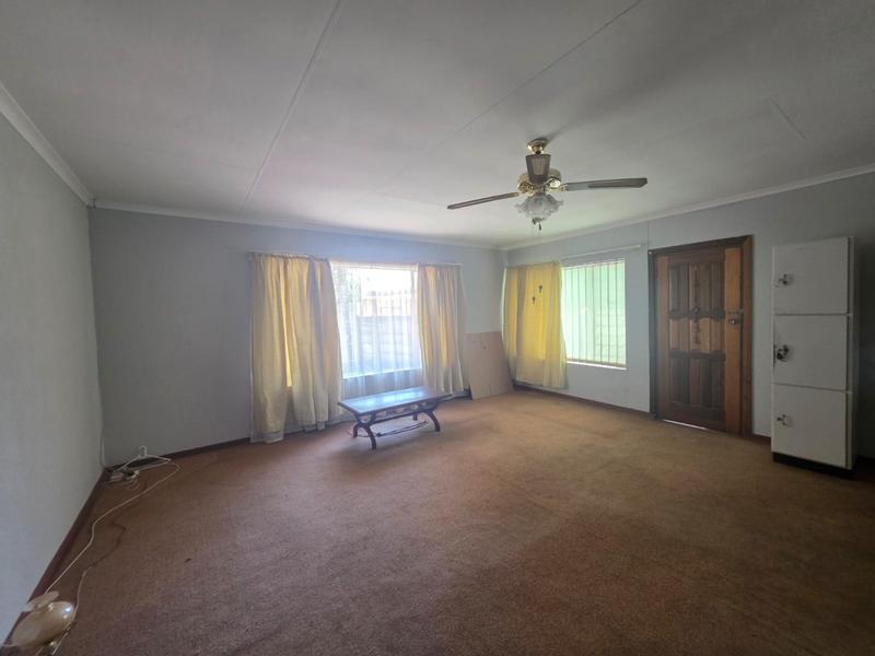 To Let 2 Bedroom Property for Rent in Greenhills Gauteng