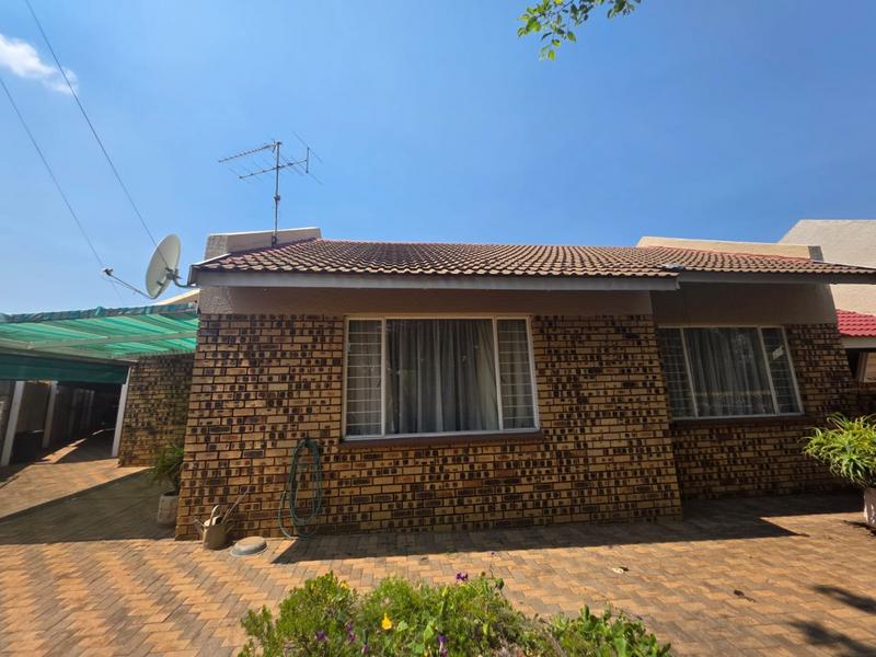 2 Bedroom Property for Sale in Greenhills Gauteng