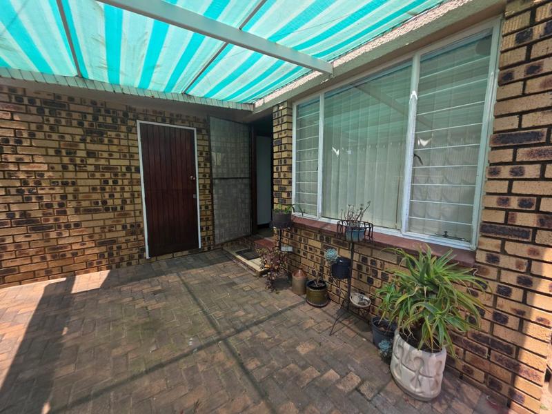 2 Bedroom Property for Sale in Greenhills Gauteng