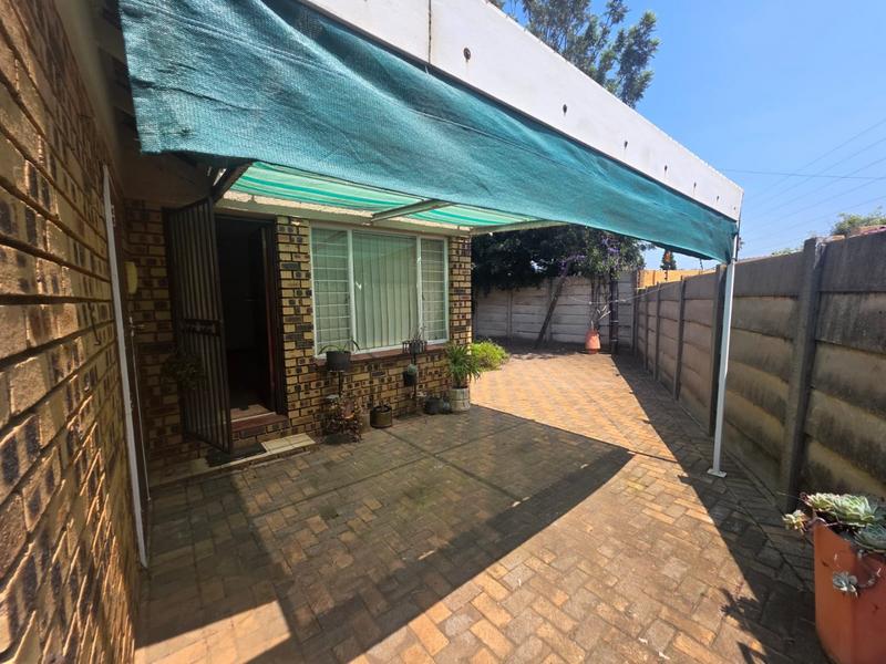 2 Bedroom Property for Sale in Greenhills Gauteng