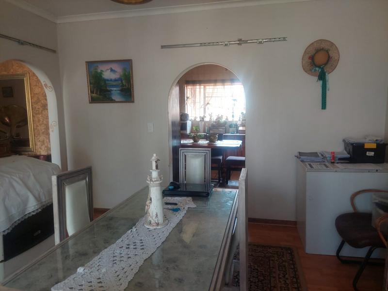 4 Bedroom Property for Sale in Helikonpark Gauteng