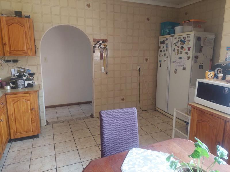 4 Bedroom Property for Sale in Helikonpark Gauteng