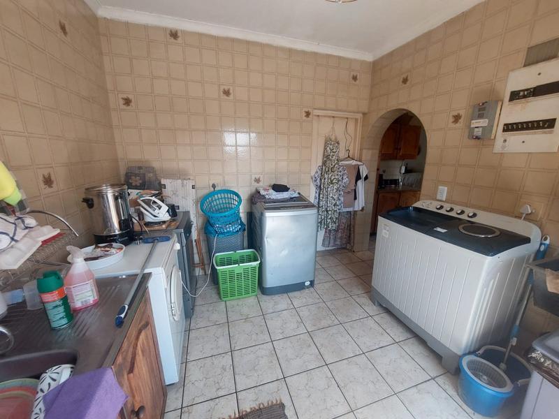 4 Bedroom Property for Sale in Helikonpark Gauteng