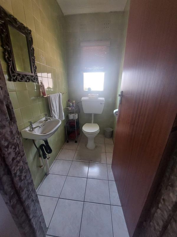 4 Bedroom Property for Sale in Helikonpark Gauteng