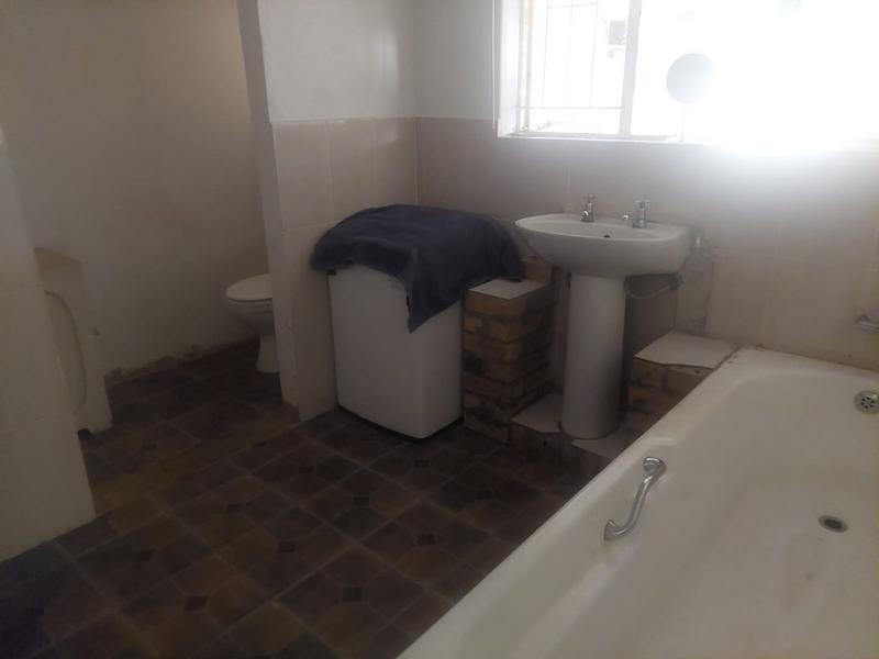 4 Bedroom Property for Sale in Helikonpark Gauteng