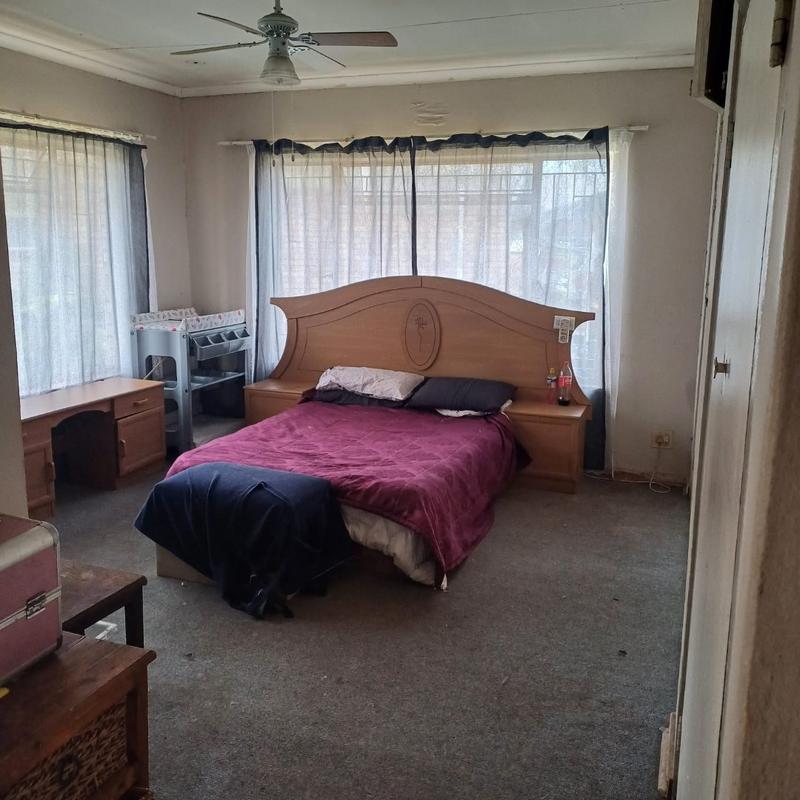 4 Bedroom Property for Sale in Helikonpark Gauteng