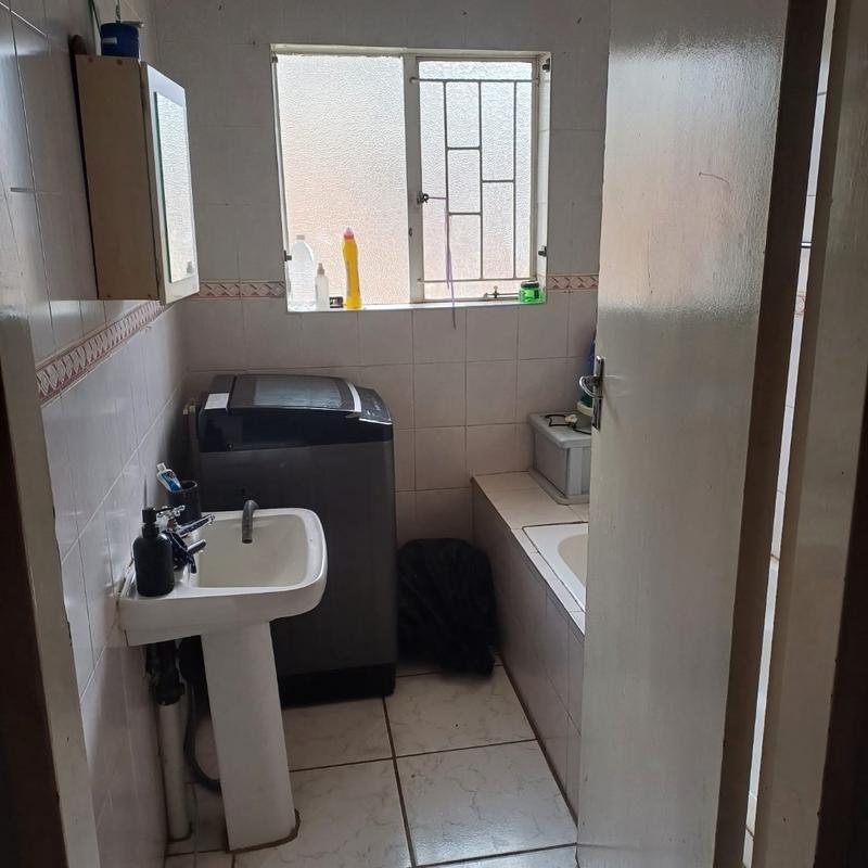 4 Bedroom Property for Sale in Helikonpark Gauteng