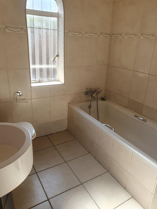 To Let 2 Bedroom Property for Rent in Kensington Gauteng